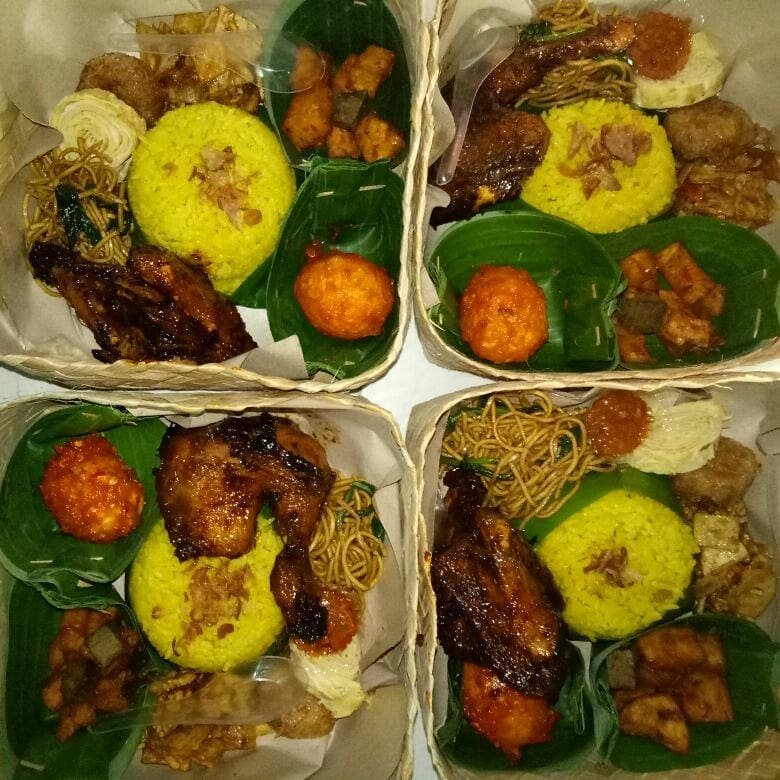 Nasi kuning 2 - Nasi Kotak Jakarta